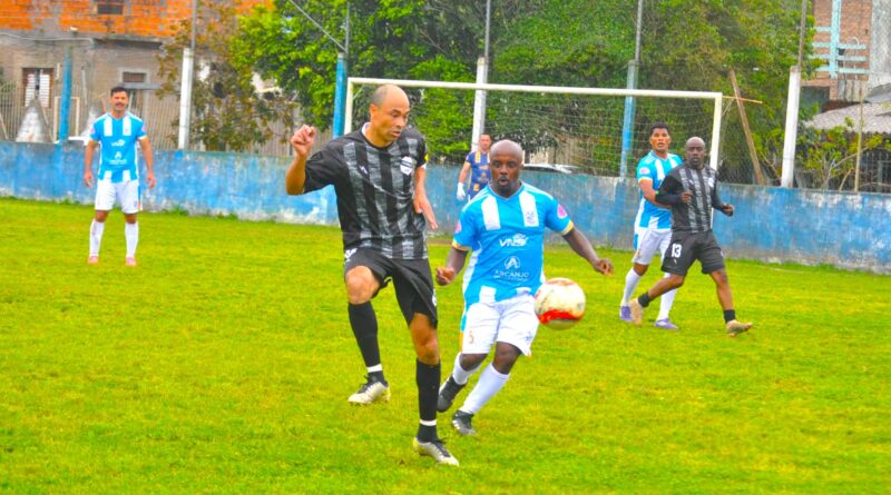 CRUZEIRO E AMOPAM NA LIDERANÇA DO VETERANO